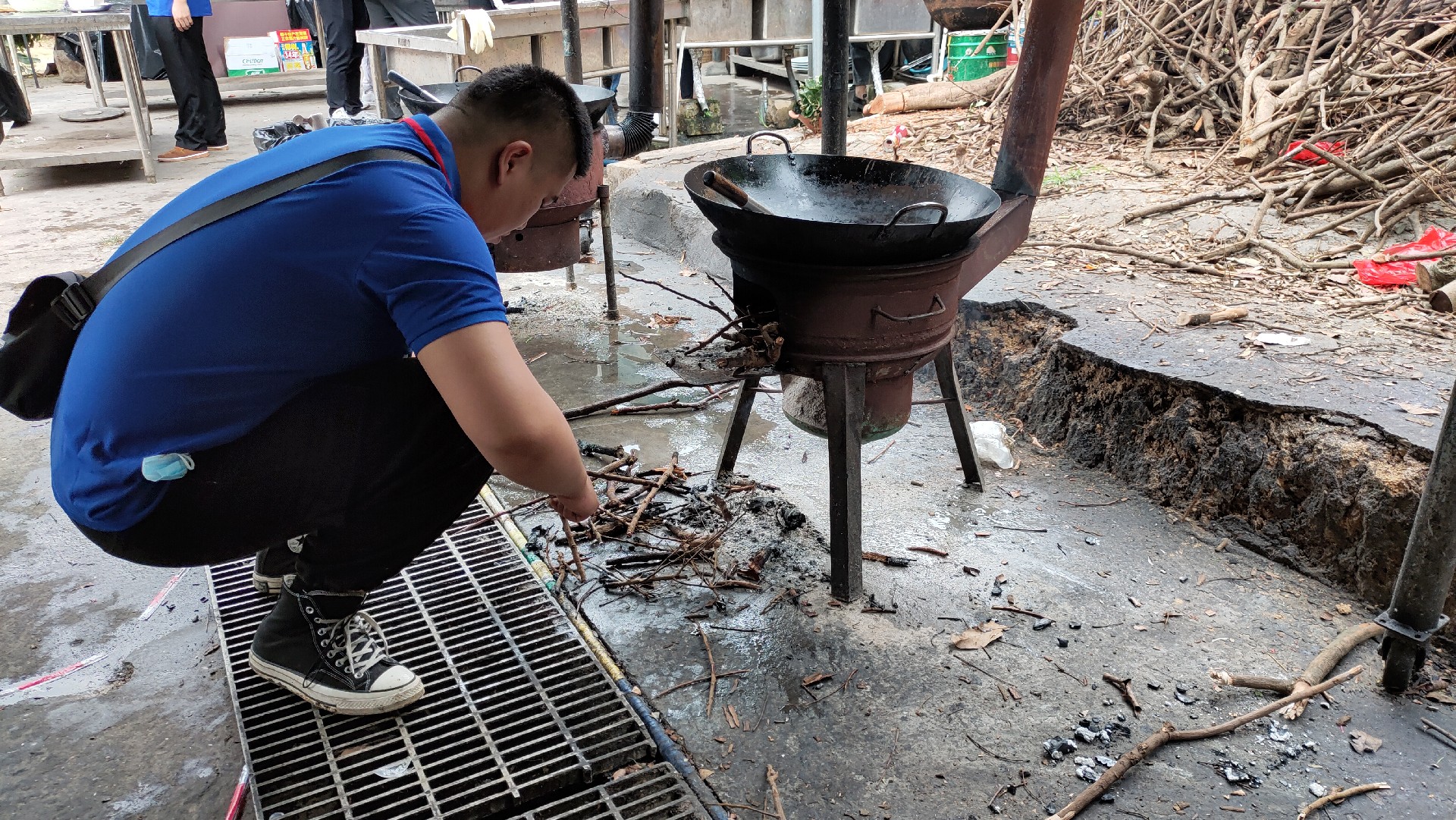 松湖騎行，穿樹飛花；農(nóng)家休閑，擁抱自然